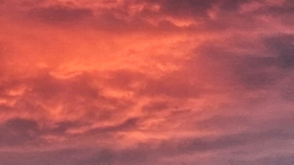 Nicht mehr im Bild sichtbare Sonne, Wolkenspiel nach einem Gewitter