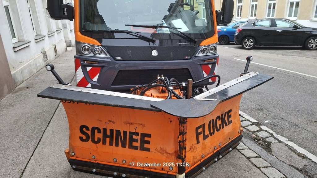 nebeliger Schneepflug in&nbsp;Wien